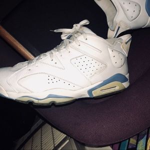 Retro 6 unc blue size 16 men’s